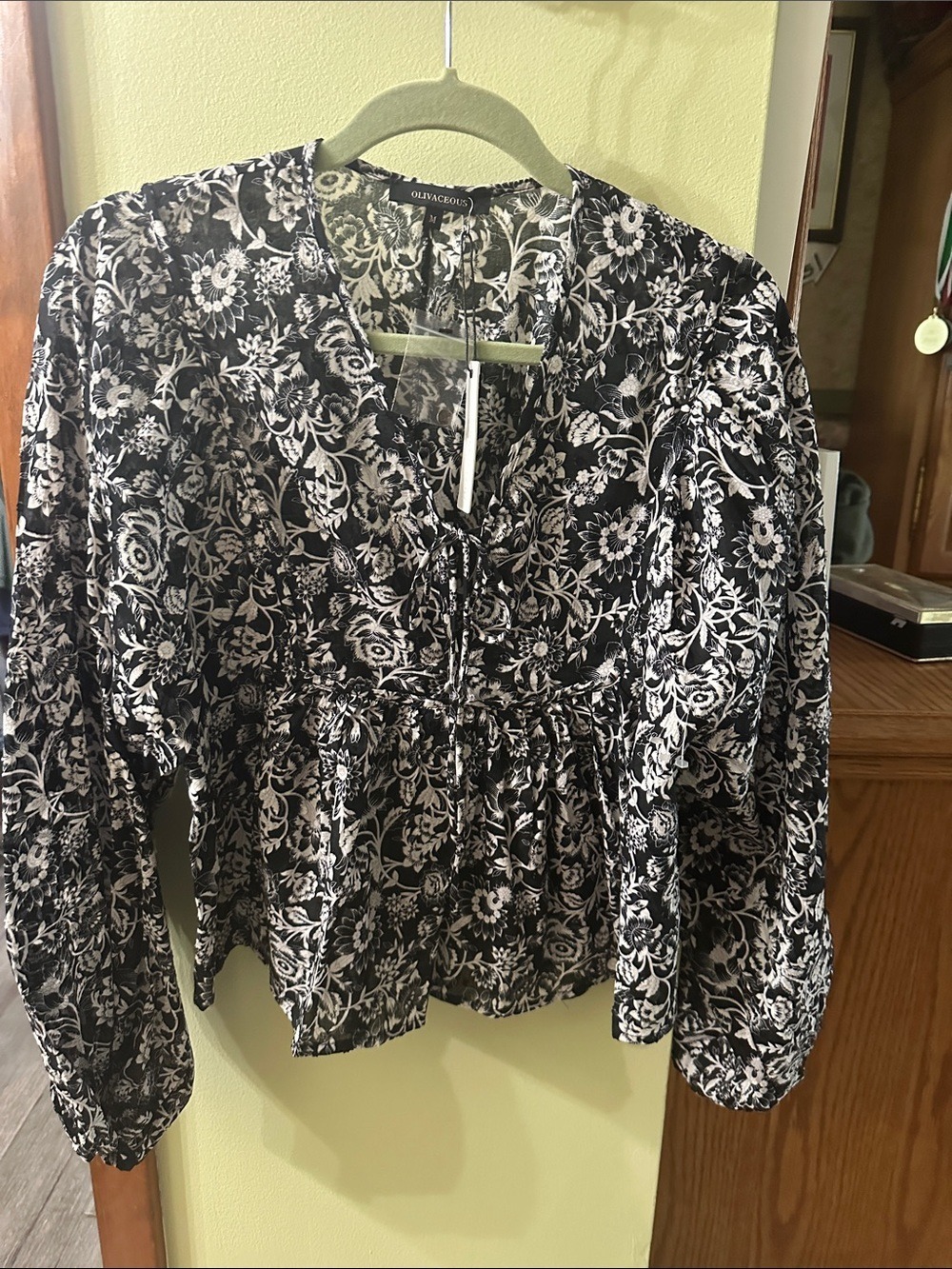 #0223 - Olivaceous Black & White Floral Ruffle Peasant Blouse. NWT